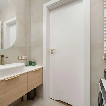 Prestizowy W Sercu Wroclawia Z Parkingiem I Klimatyzacja By Renters Prestige Apartment Wroclaw