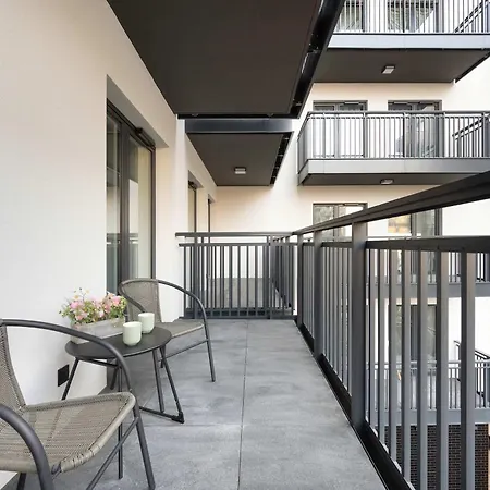 Apartment Prestizowy W Sercu Wroclawia Z Parkingiem I Klimatyzacja By Renters Prestige