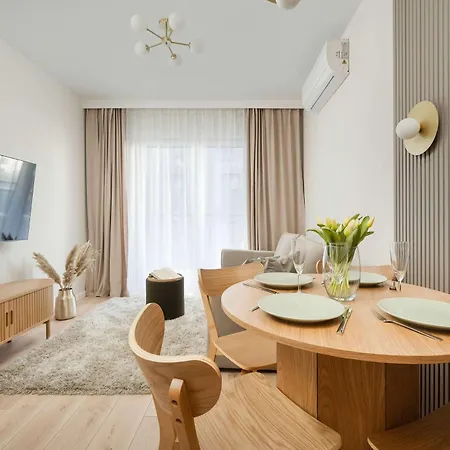 Prestizowy W Sercu Wroclawia Z Parkingiem I Klimatyzacja By Renters Prestige * Wroclaw