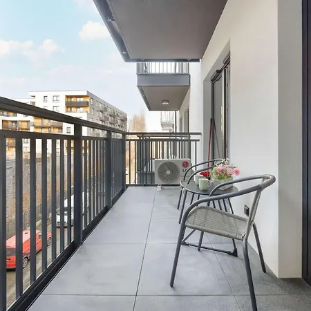 アパート Prestizowy W Sercu Wroclawia Z Parkingiem I Klimatyzacja By Renters Prestige ヴロツワフ